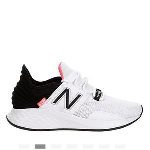 SALE NEW BALANCE WOMENS FRESH FOAM ROAV RUNNING SHOE